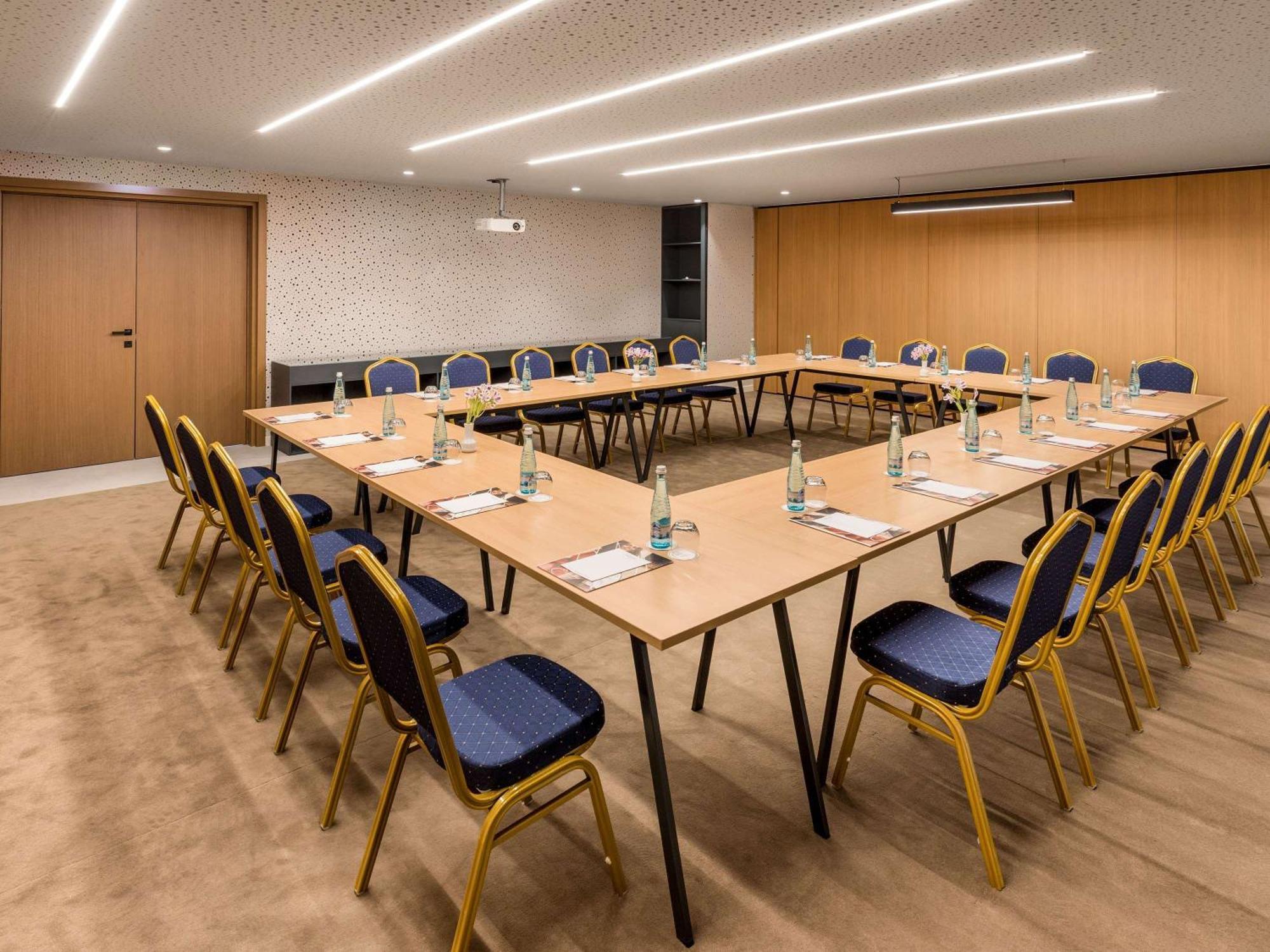 Mercure Tirana Zewnętrze zdjęcie