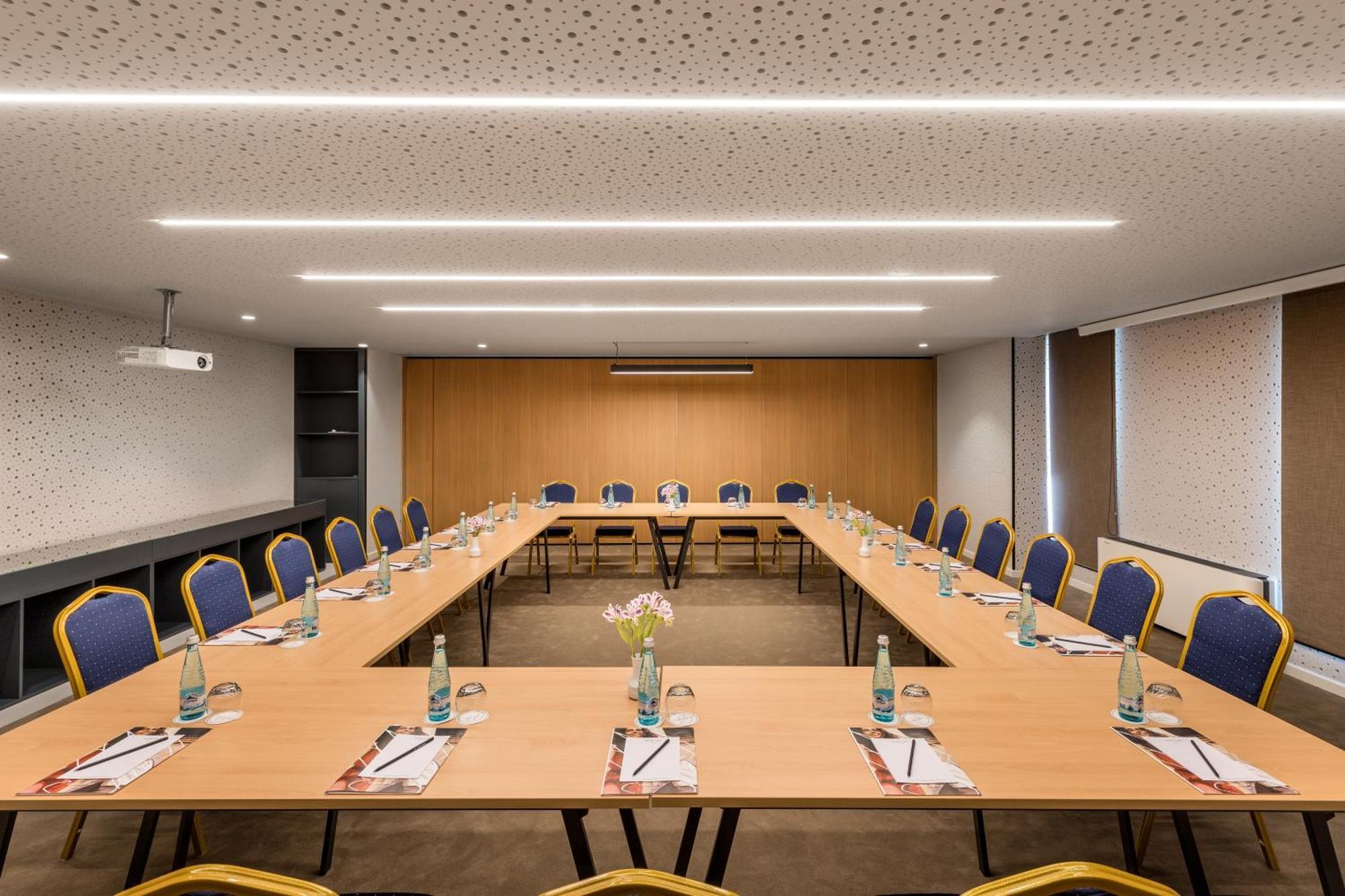 Mercure Tirana Zewnętrze zdjęcie