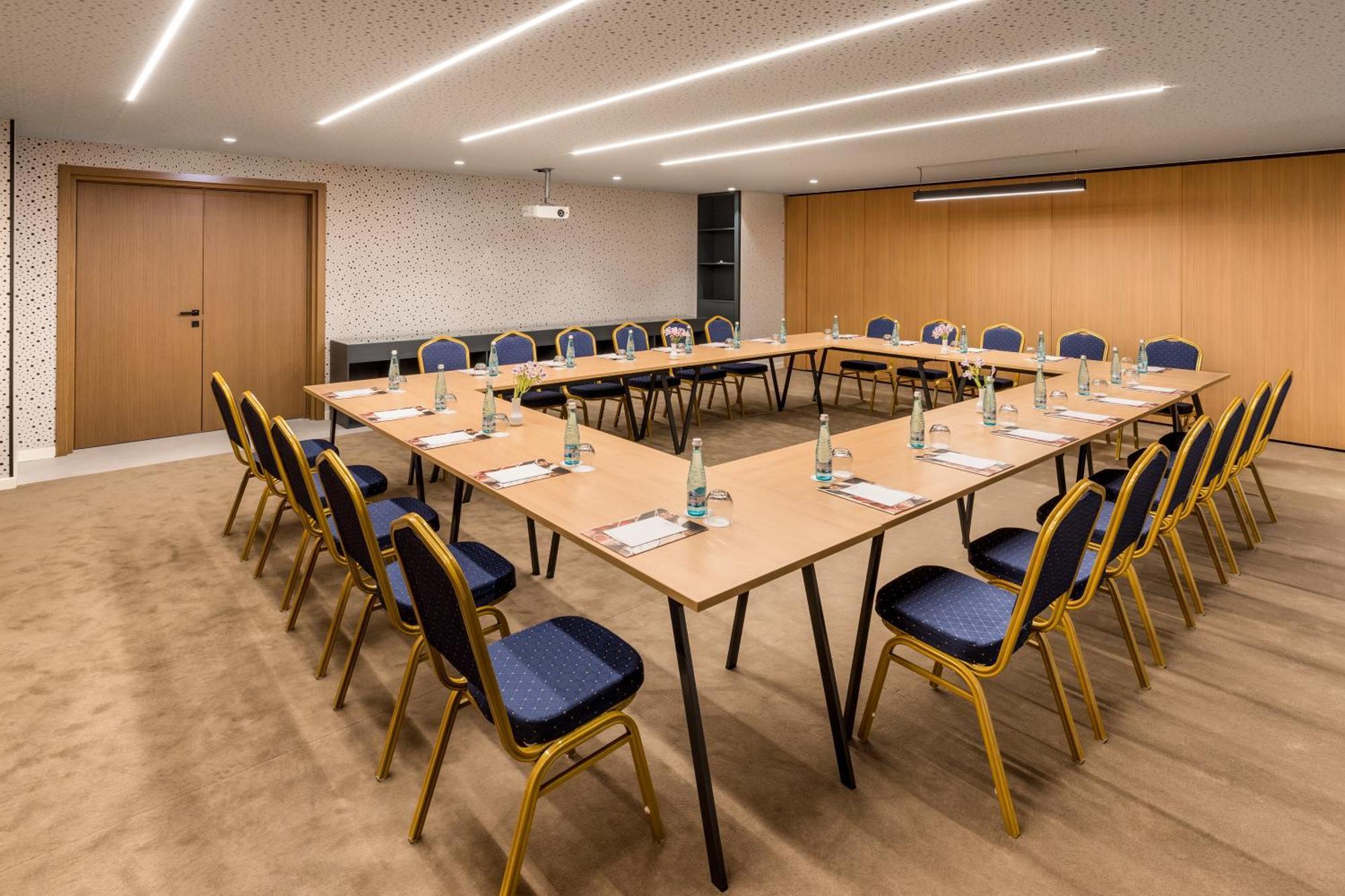 Mercure Tirana Zewnętrze zdjęcie